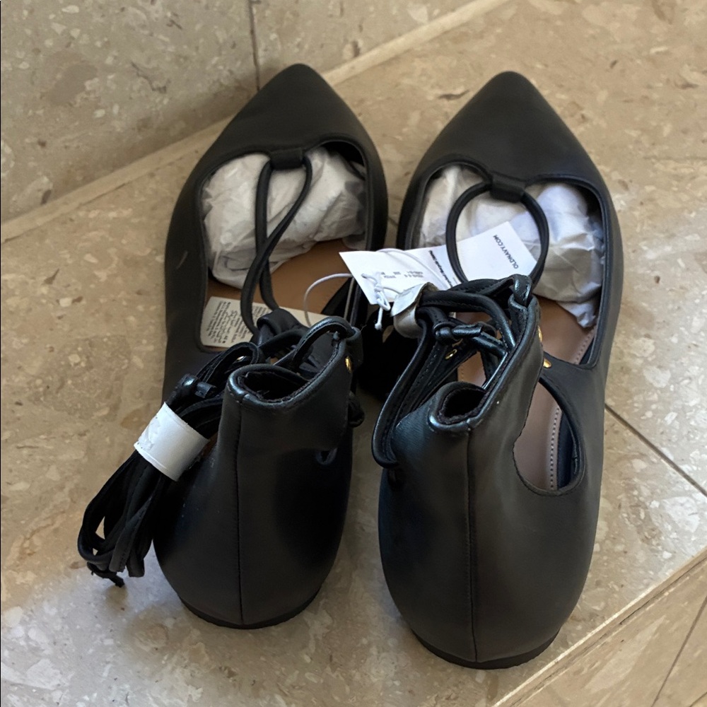 Old Navy Black Women's Lace-Up Flats - Picture 4 of 4